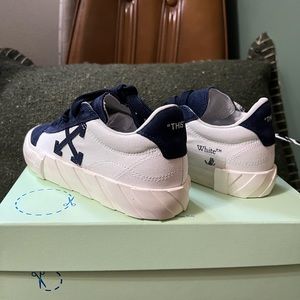 Off-White Suede&Canvas Vulcanized Low top sneakers